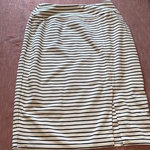 Pencil skirt with front slit